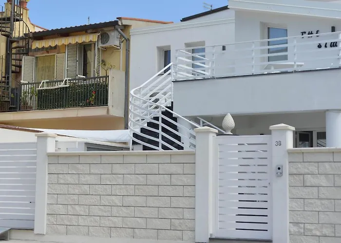The Simo's House A